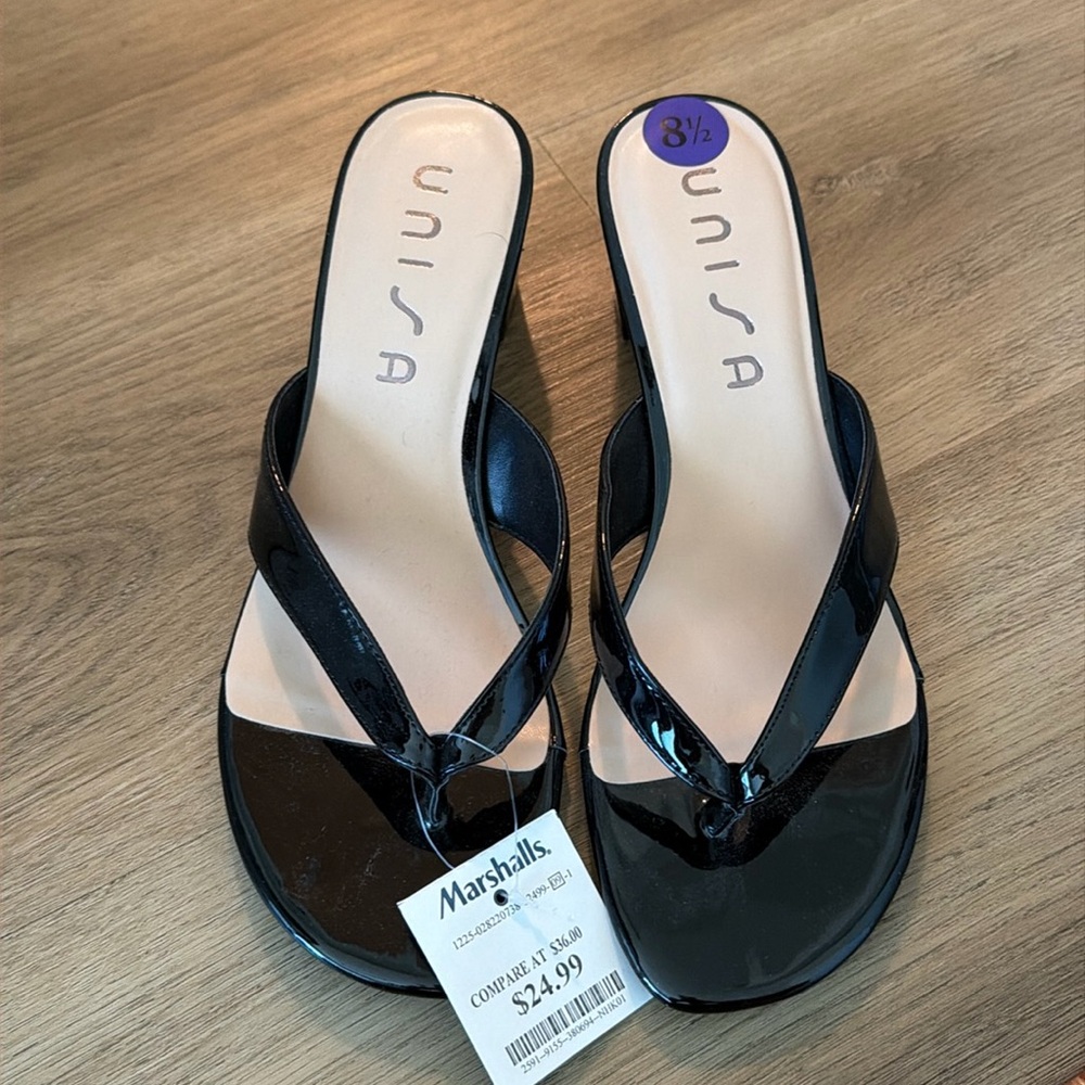 Thong heels